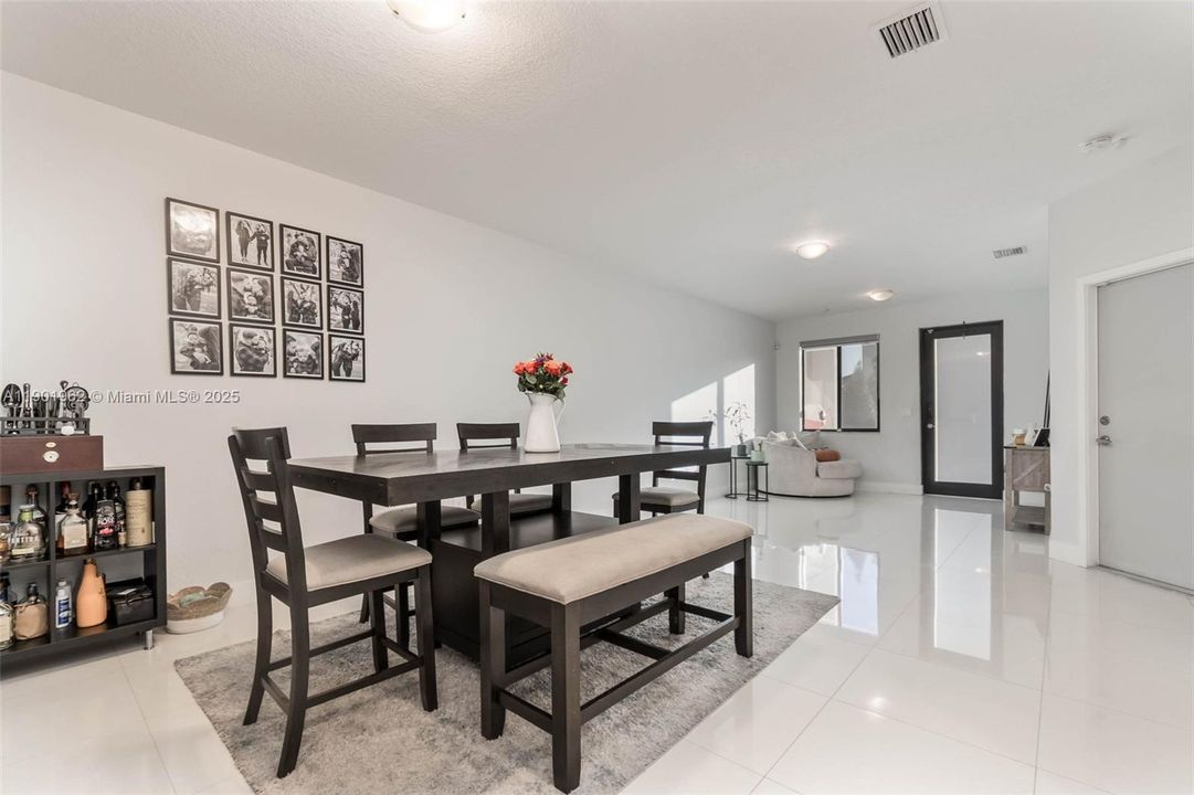 Recently Rented: $3,950 (4 beds, 3 baths, 2208 Square Feet)