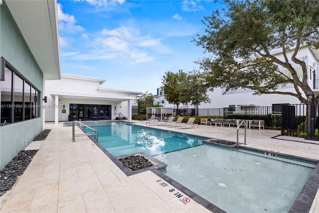 For Rent: $3,000 (2 beds, 2 baths, 1520 Square Feet)