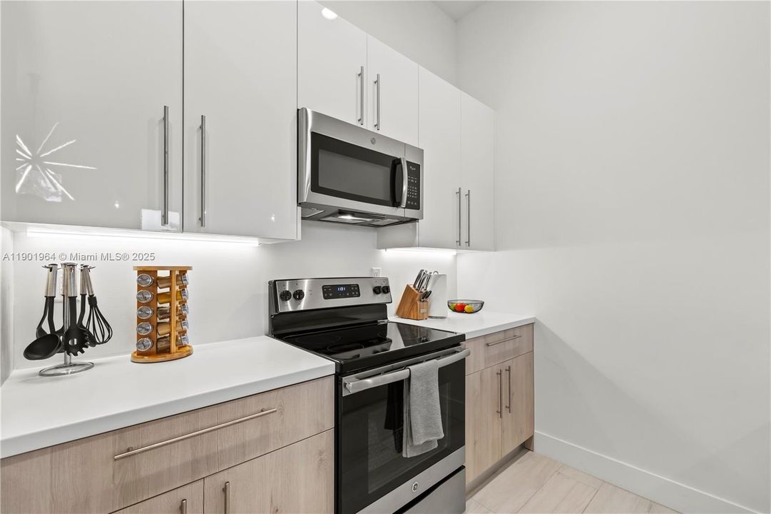 For Rent: $3,000 (2 beds, 2 baths, 1520 Square Feet)