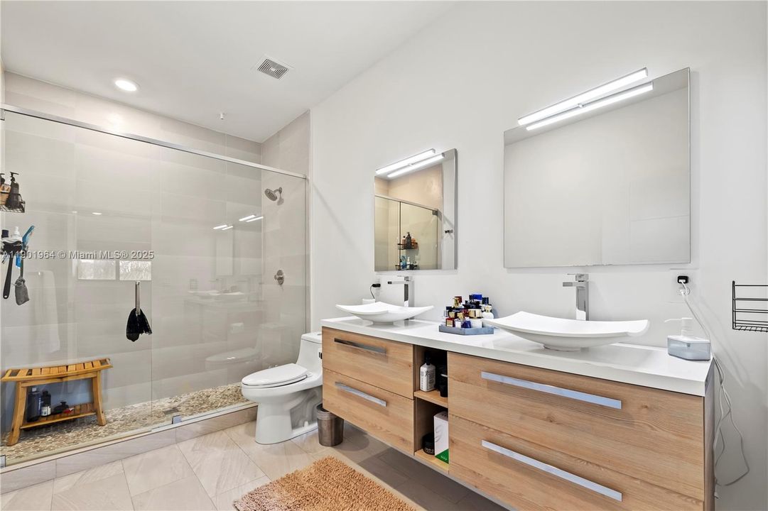 For Rent: $3,000 (2 beds, 2 baths, 1520 Square Feet)