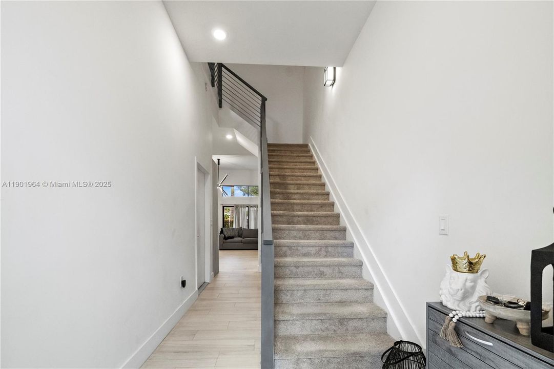 For Rent: $3,000 (2 beds, 2 baths, 1520 Square Feet)