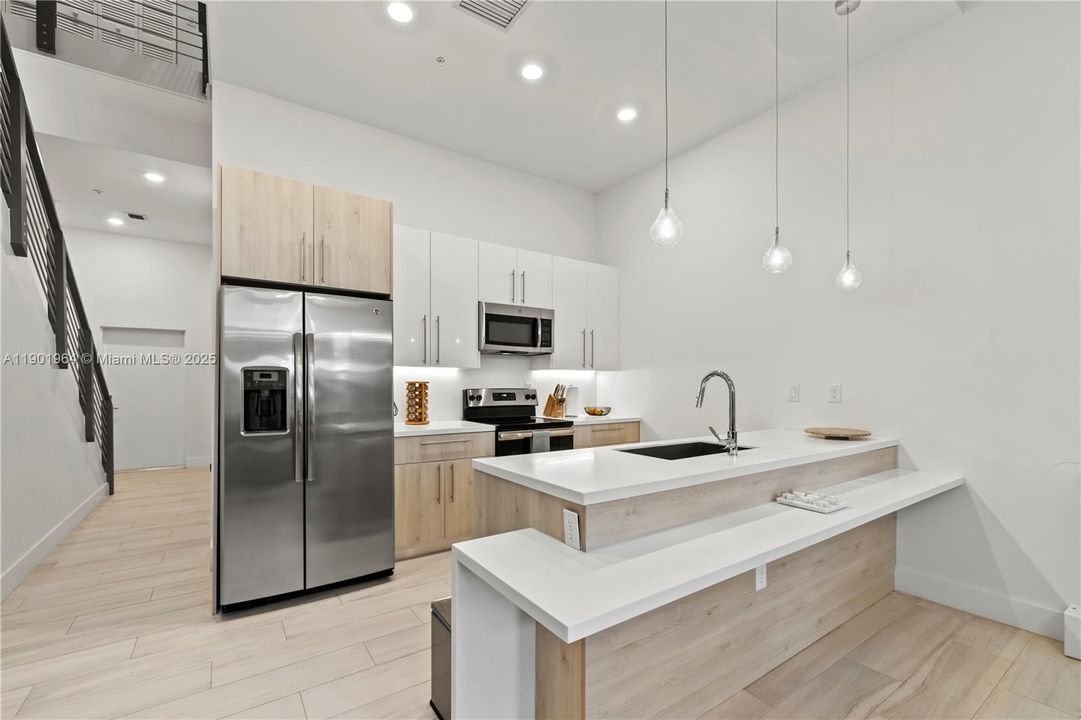 For Rent: $3,000 (2 beds, 2 baths, 1520 Square Feet)