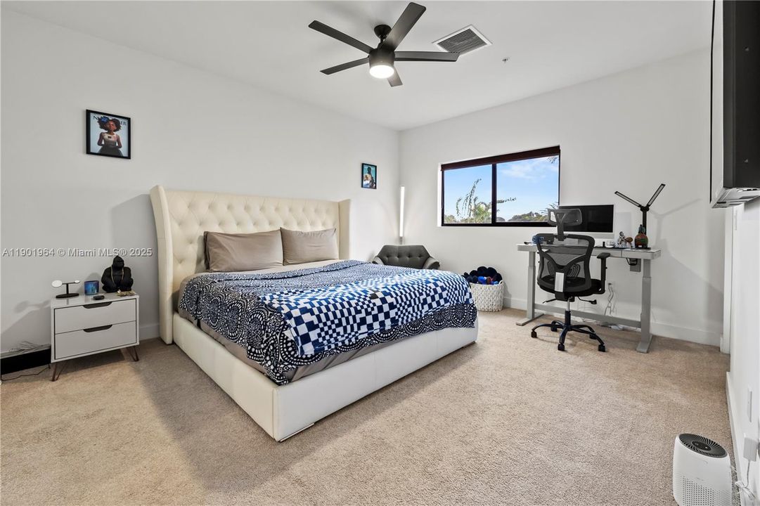 For Rent: $3,000 (2 beds, 2 baths, 1520 Square Feet)