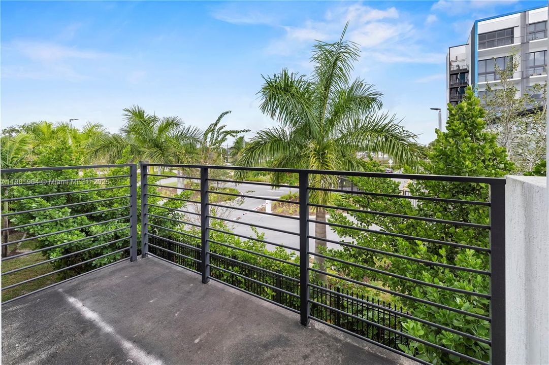 For Rent: $3,000 (2 beds, 2 baths, 1520 Square Feet)