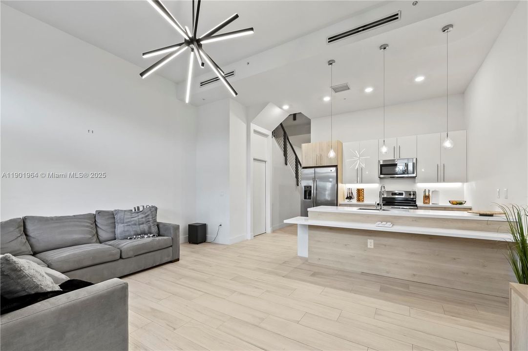 For Rent: $3,000 (2 beds, 2 baths, 1520 Square Feet)