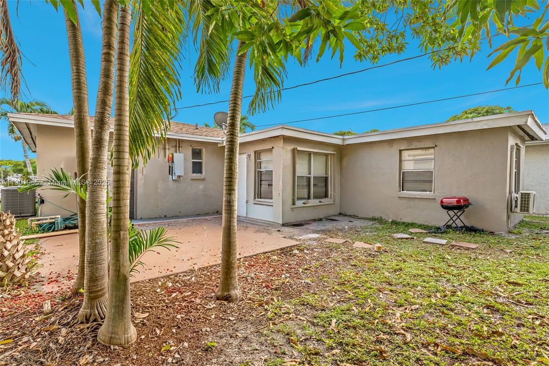 For Sale: $450,000 (4 beds, 3 baths, 1472 Square Feet)