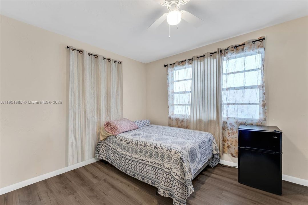 For Sale: $450,000 (4 beds, 3 baths, 1472 Square Feet)