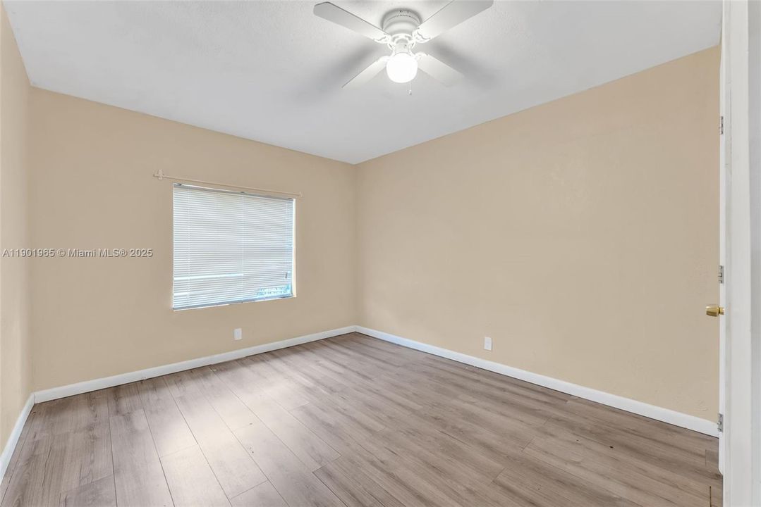 For Sale: $450,000 (4 beds, 3 baths, 1472 Square Feet)