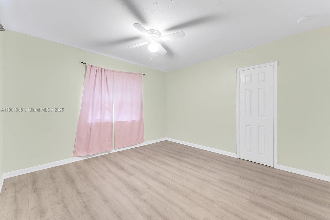 For Sale: $450,000 (4 beds, 3 baths, 1472 Square Feet)