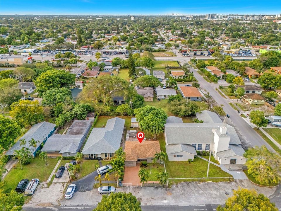 For Sale: $450,000 (4 beds, 3 baths, 1472 Square Feet)