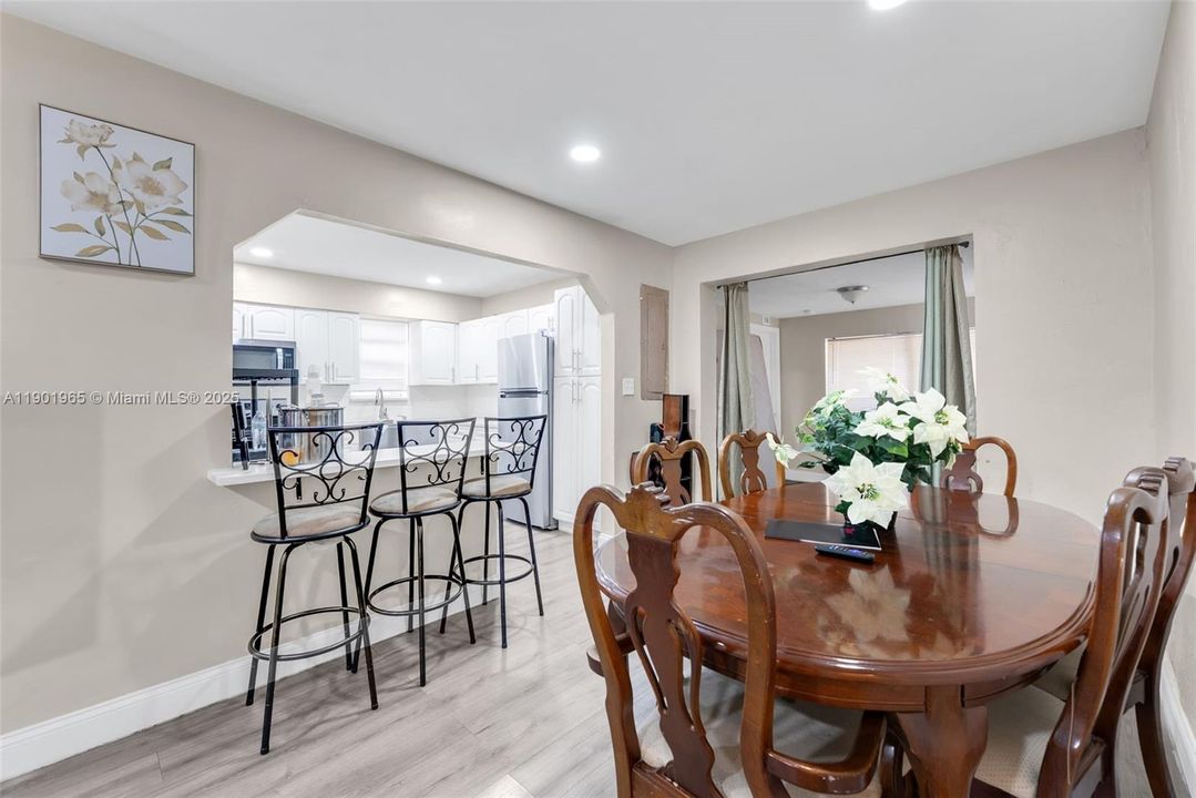 For Sale: $450,000 (4 beds, 3 baths, 1472 Square Feet)