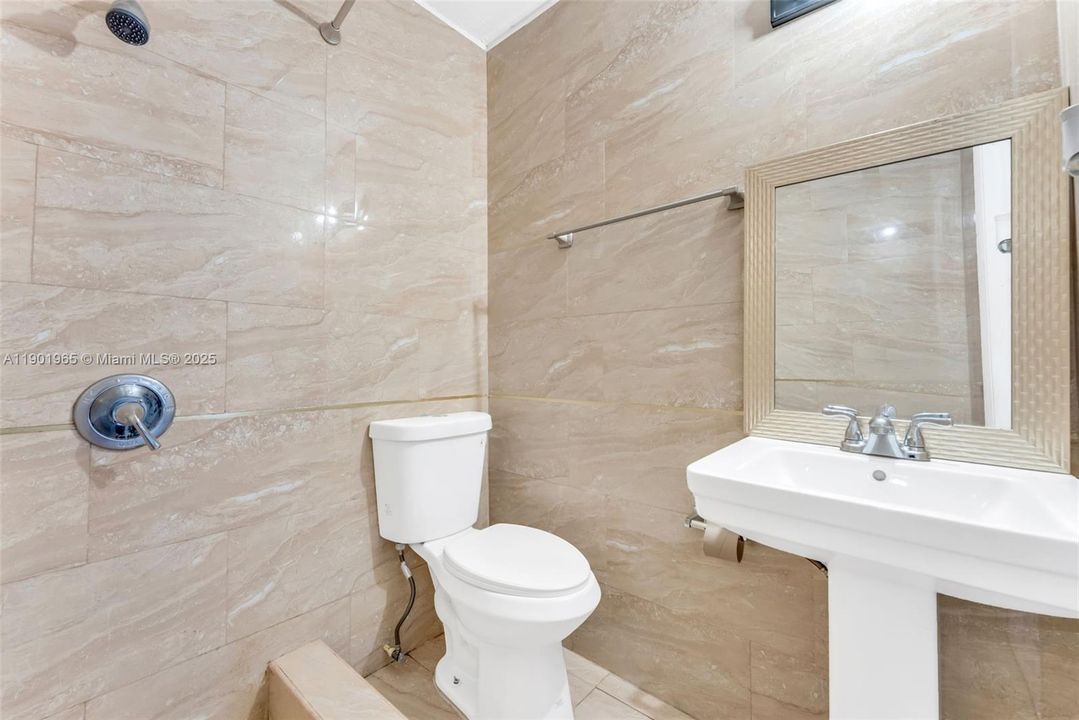 For Sale: $450,000 (4 beds, 3 baths, 1472 Square Feet)