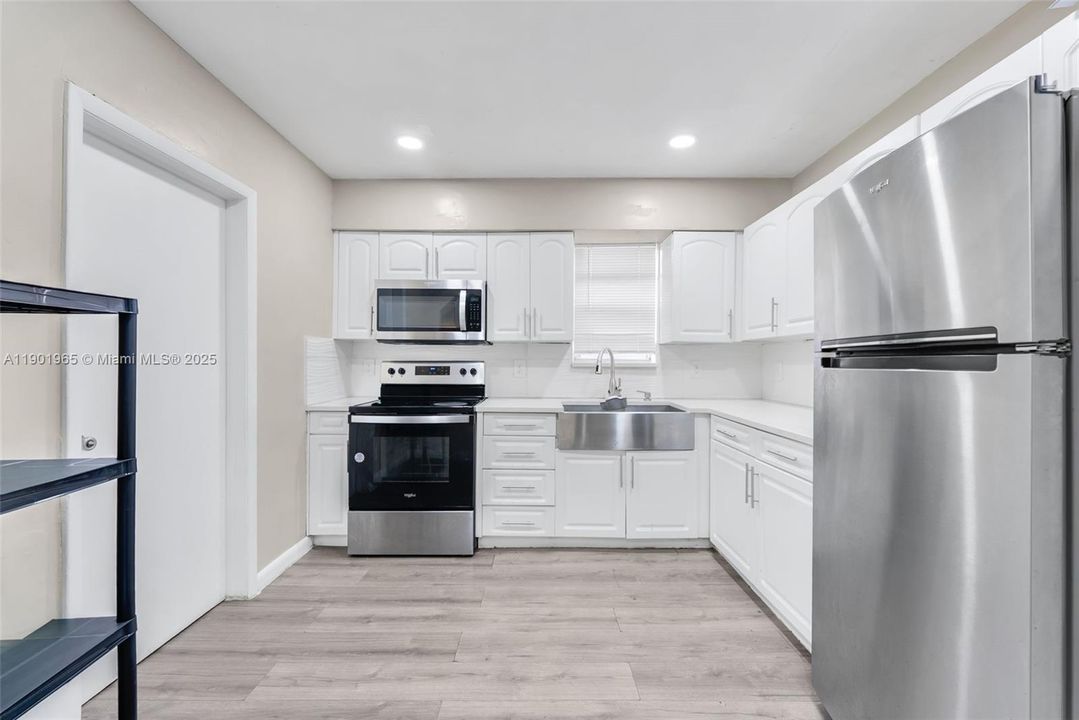 For Sale: $450,000 (4 beds, 3 baths, 1472 Square Feet)