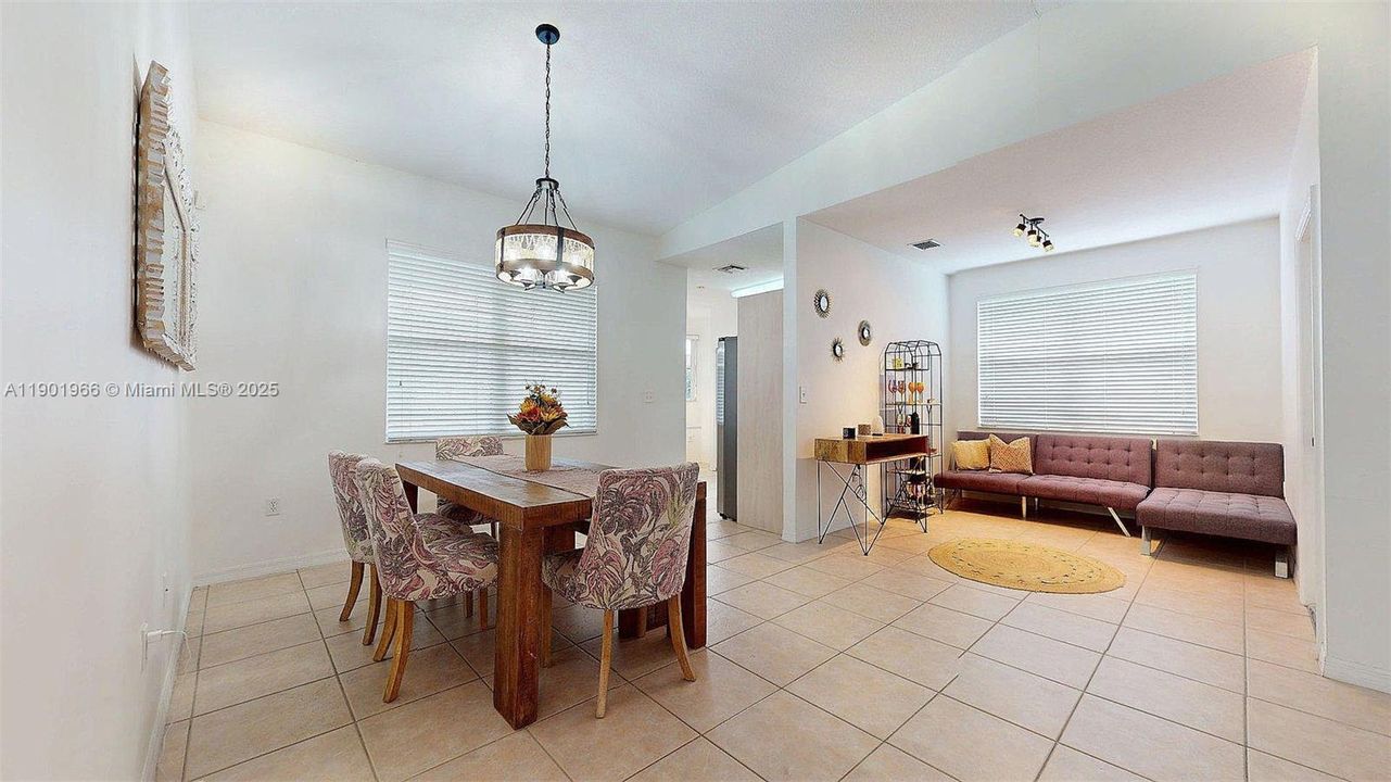 Recently Rented: $3,600 (3 beds, 2 baths, 1570 Square Feet)