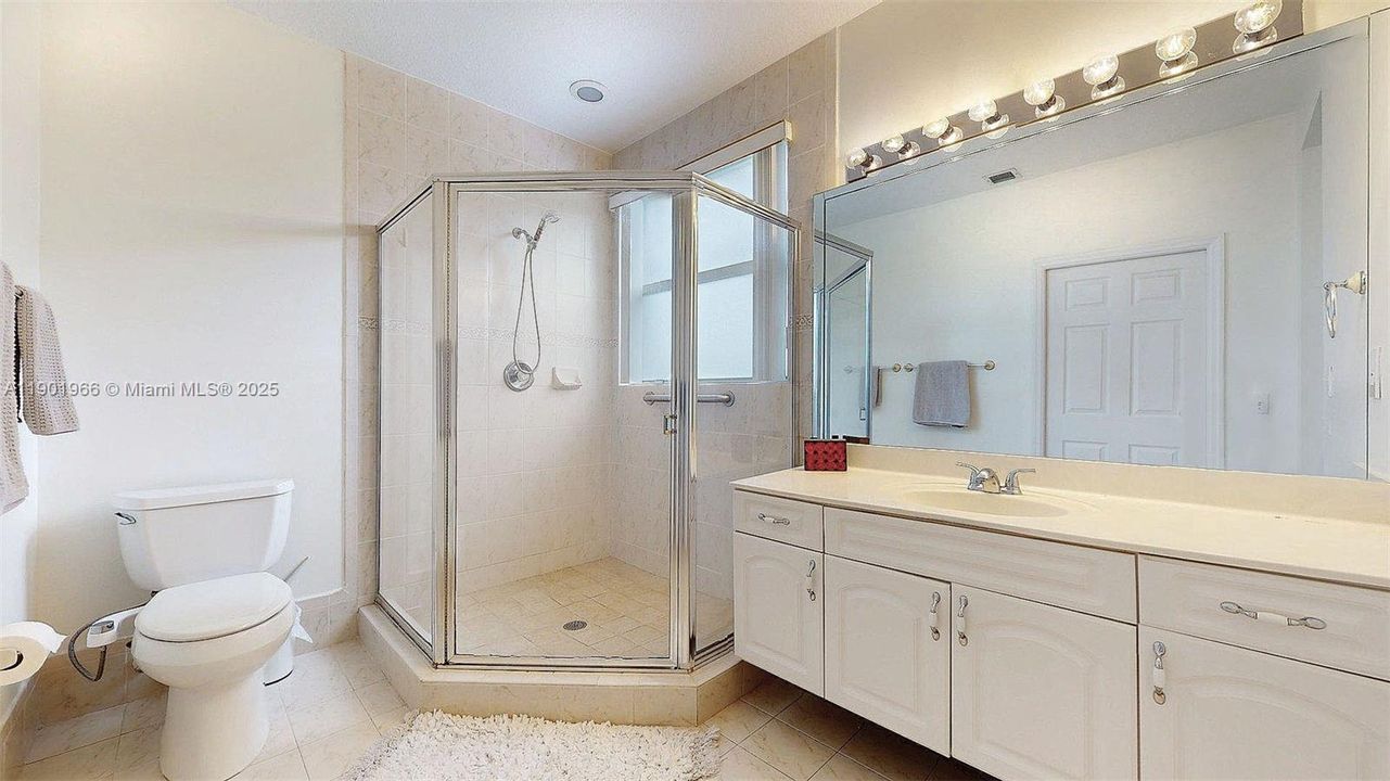 Recently Rented: $3,600 (3 beds, 2 baths, 1570 Square Feet)