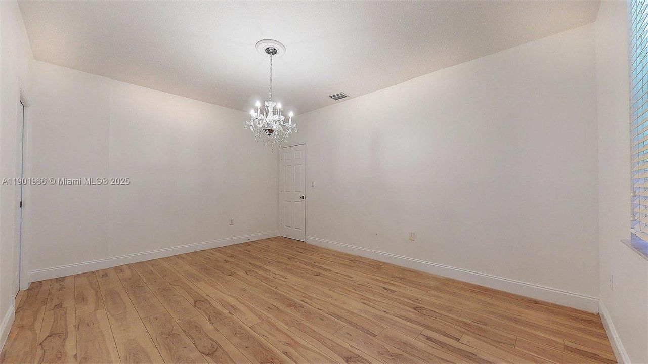 Recently Rented: $3,600 (3 beds, 2 baths, 1570 Square Feet)