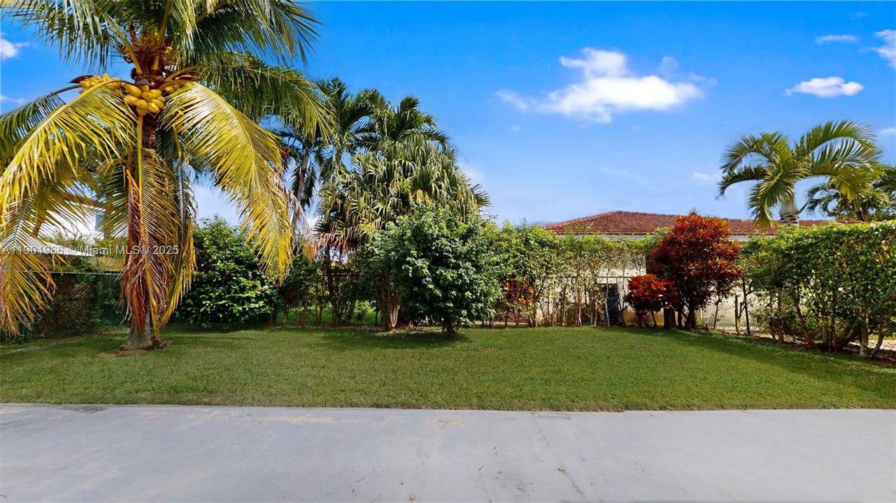 Recently Rented: $3,600 (3 beds, 2 baths, 1570 Square Feet)