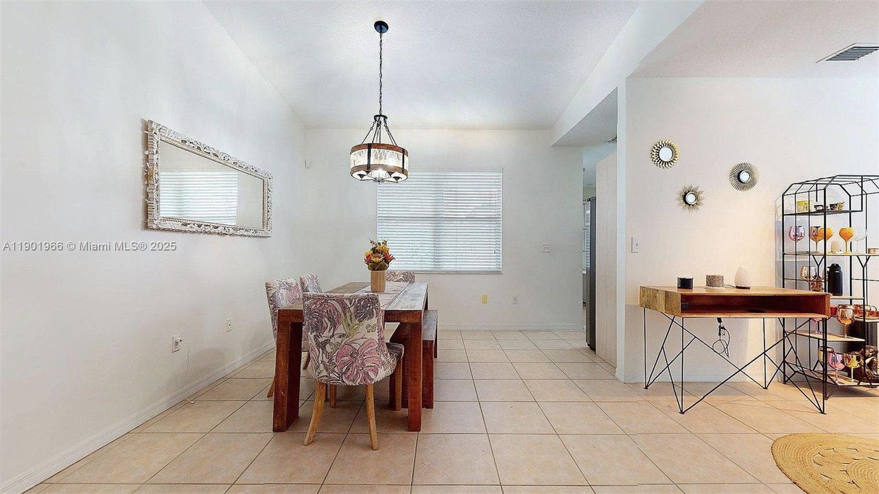 Recently Rented: $3,600 (3 beds, 2 baths, 1570 Square Feet)