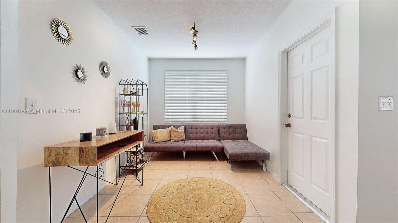 Recently Rented: $3,600 (3 beds, 2 baths, 1570 Square Feet)