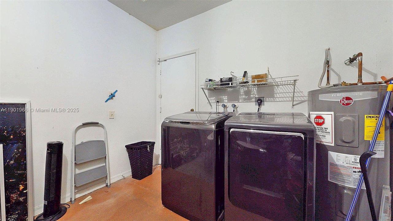 Recently Rented: $3,600 (3 beds, 2 baths, 1570 Square Feet)