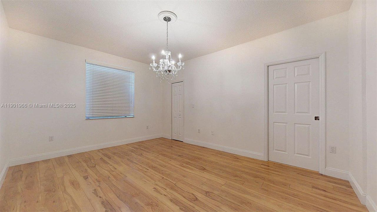 Recently Rented: $3,600 (3 beds, 2 baths, 1570 Square Feet)