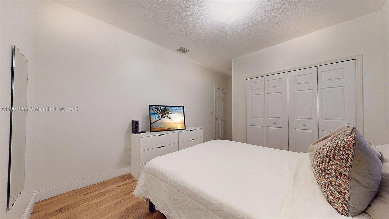 Recently Rented: $3,600 (3 beds, 2 baths, 1570 Square Feet)