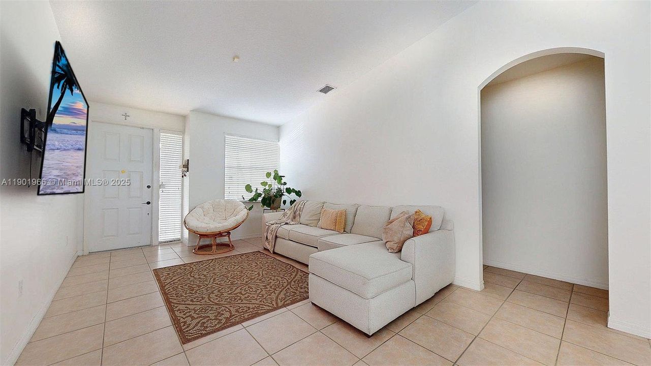 Recently Rented: $3,600 (3 beds, 2 baths, 1570 Square Feet)