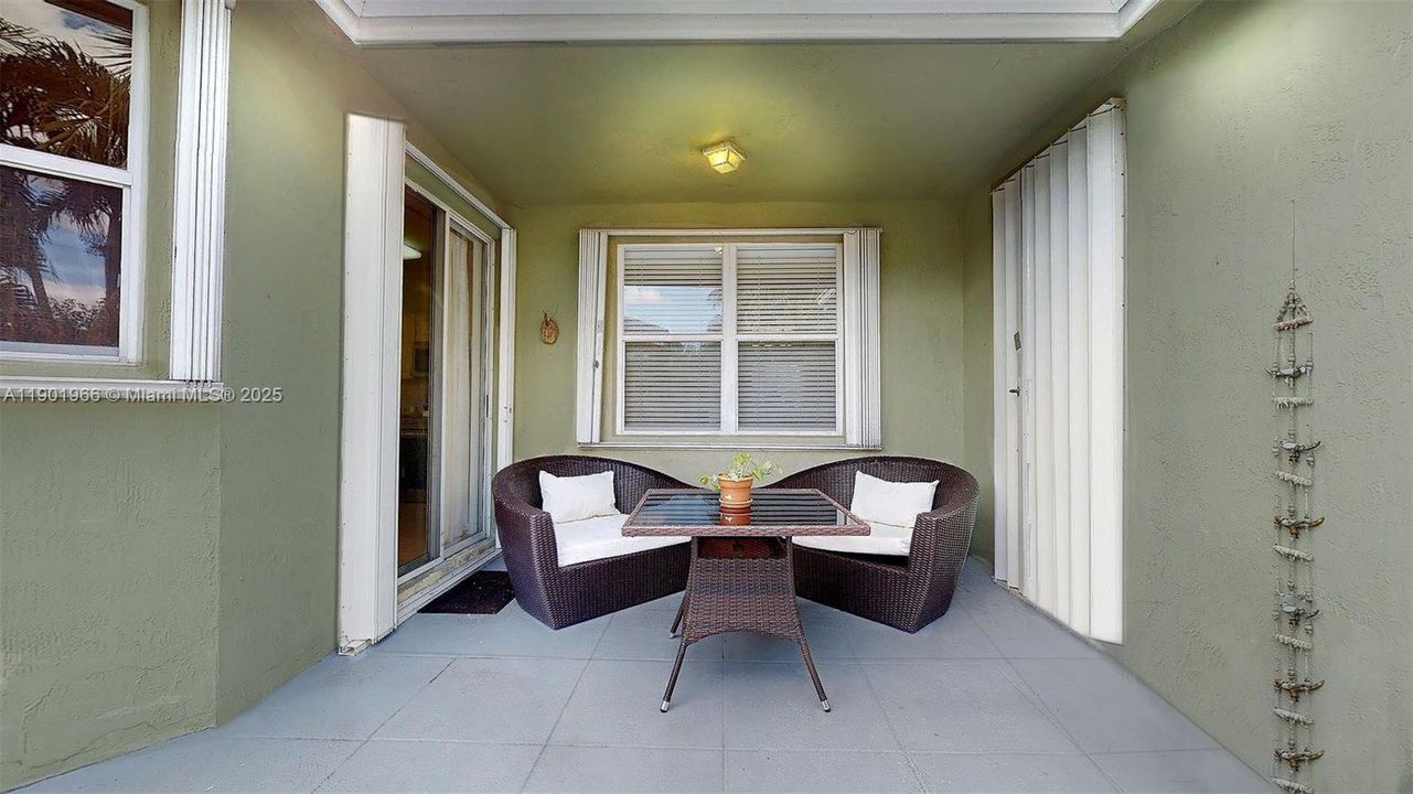 Recently Rented: $3,600 (3 beds, 2 baths, 1570 Square Feet)