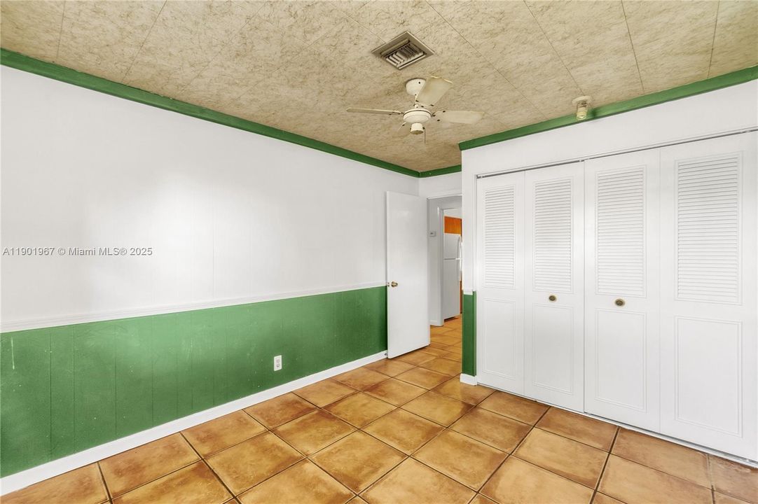 Recently Sold: $325,000 (2 beds, 2 baths, 1216 Square Feet)