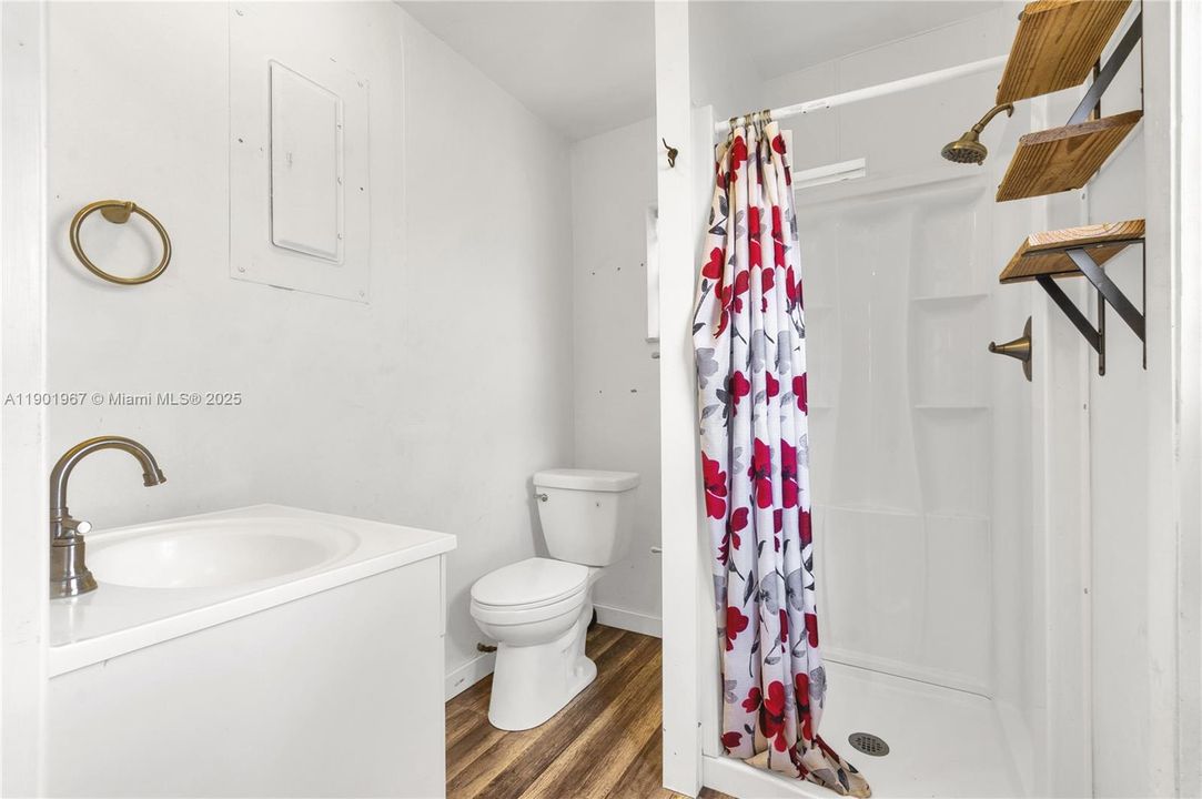 Recently Sold: $325,000 (2 beds, 2 baths, 1216 Square Feet)