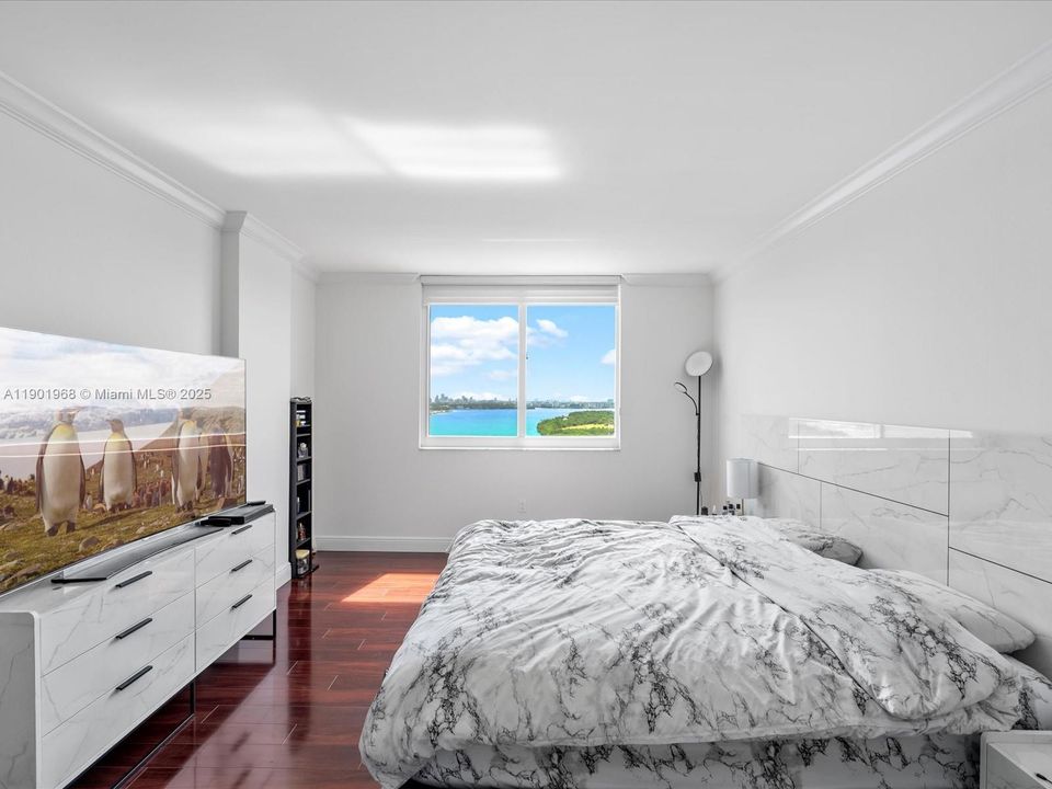 На продажу: $860,000 (2 спален, 2 ванн, 1295 Квадратных фут)