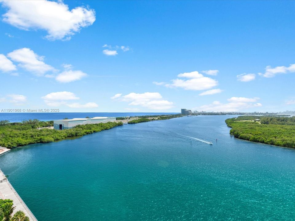 На продажу: $860,000 (2 спален, 2 ванн, 1295 Квадратных фут)