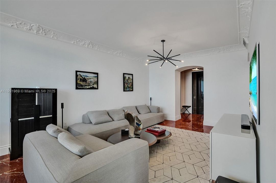 Recently Rented: $7,500 (2 beds, 2 baths, 1722 Square Feet)