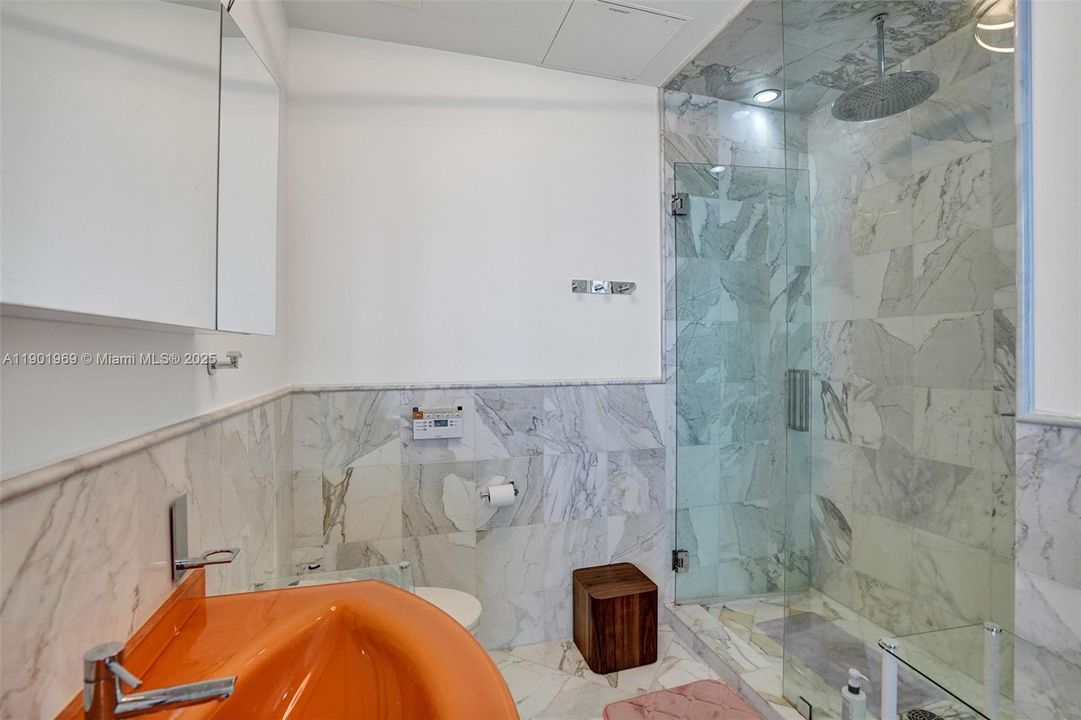 Recently Rented: $7,500 (2 beds, 2 baths, 1722 Square Feet)