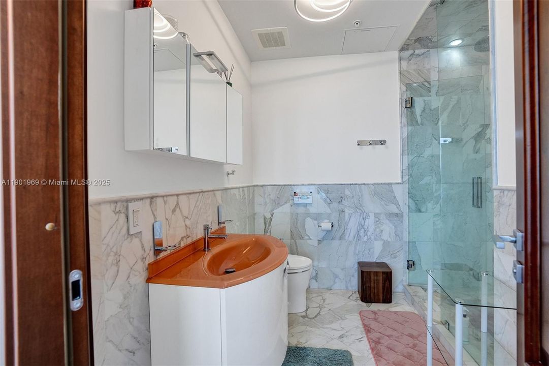 Recently Rented: $7,500 (2 beds, 2 baths, 1722 Square Feet)