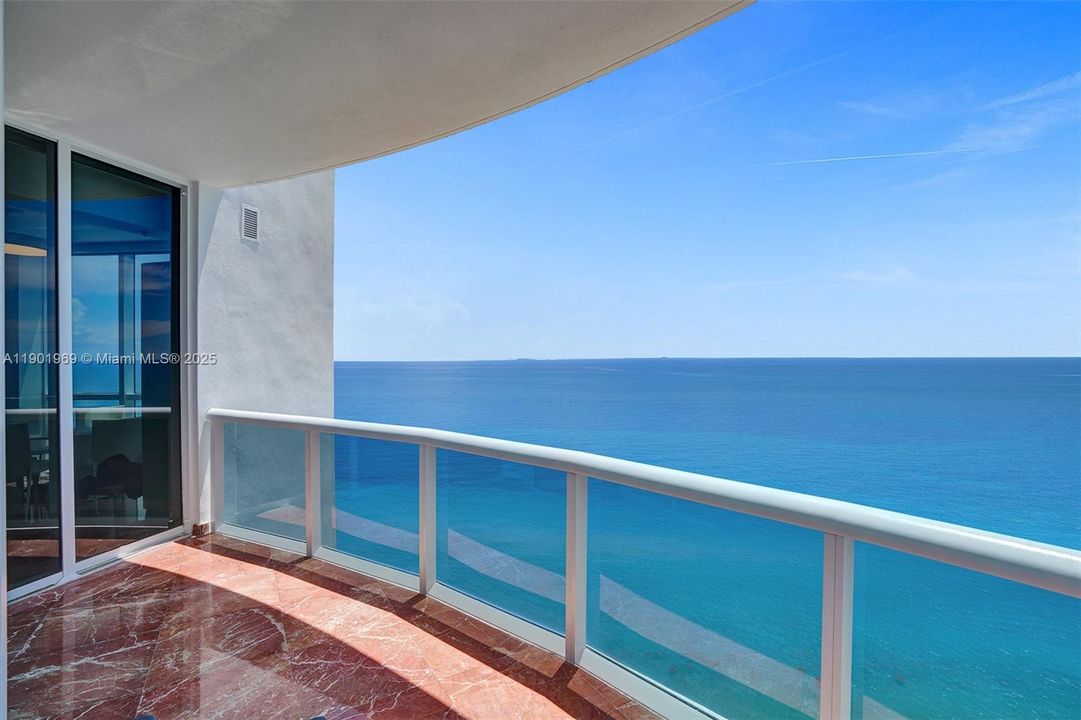 Recently Rented: $7,500 (2 beds, 2 baths, 1722 Square Feet)