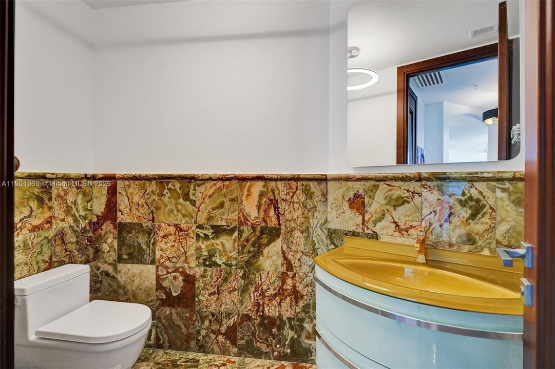 Recently Rented: $7,500 (2 beds, 2 baths, 1722 Square Feet)