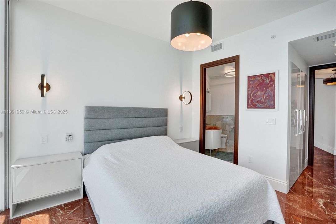 Recently Rented: $7,500 (2 beds, 2 baths, 1722 Square Feet)