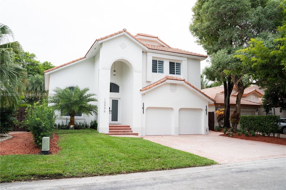 Recently Rented: $7,000 (4 beds, 3 baths, 2401 Square Feet)