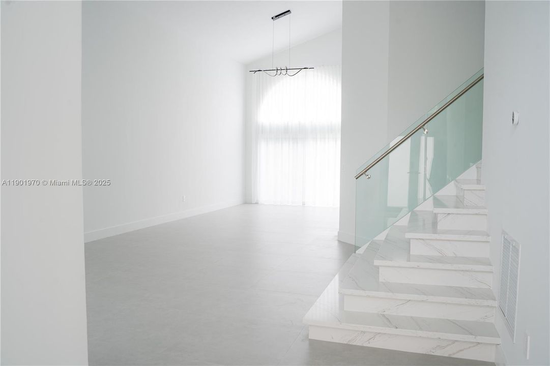 Recently Rented: $7,000 (4 beds, 3 baths, 2401 Square Feet)