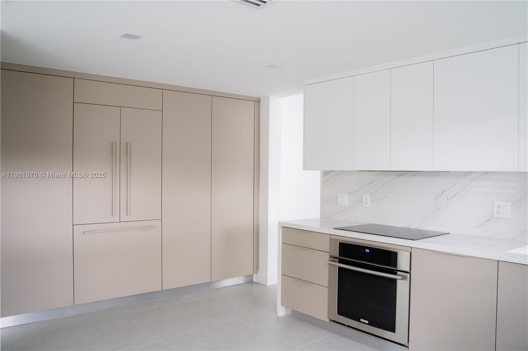 Recently Rented: $7,000 (4 beds, 3 baths, 2401 Square Feet)