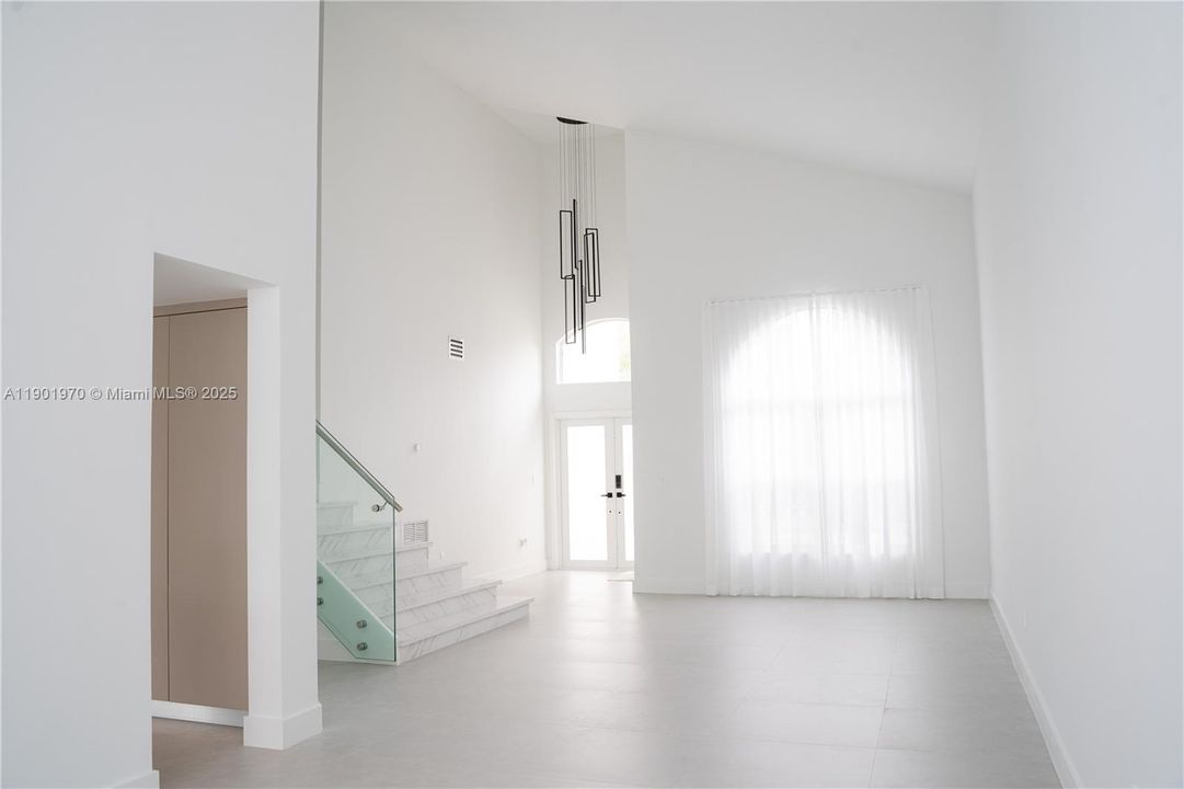 Recently Rented: $7,000 (4 beds, 3 baths, 2401 Square Feet)