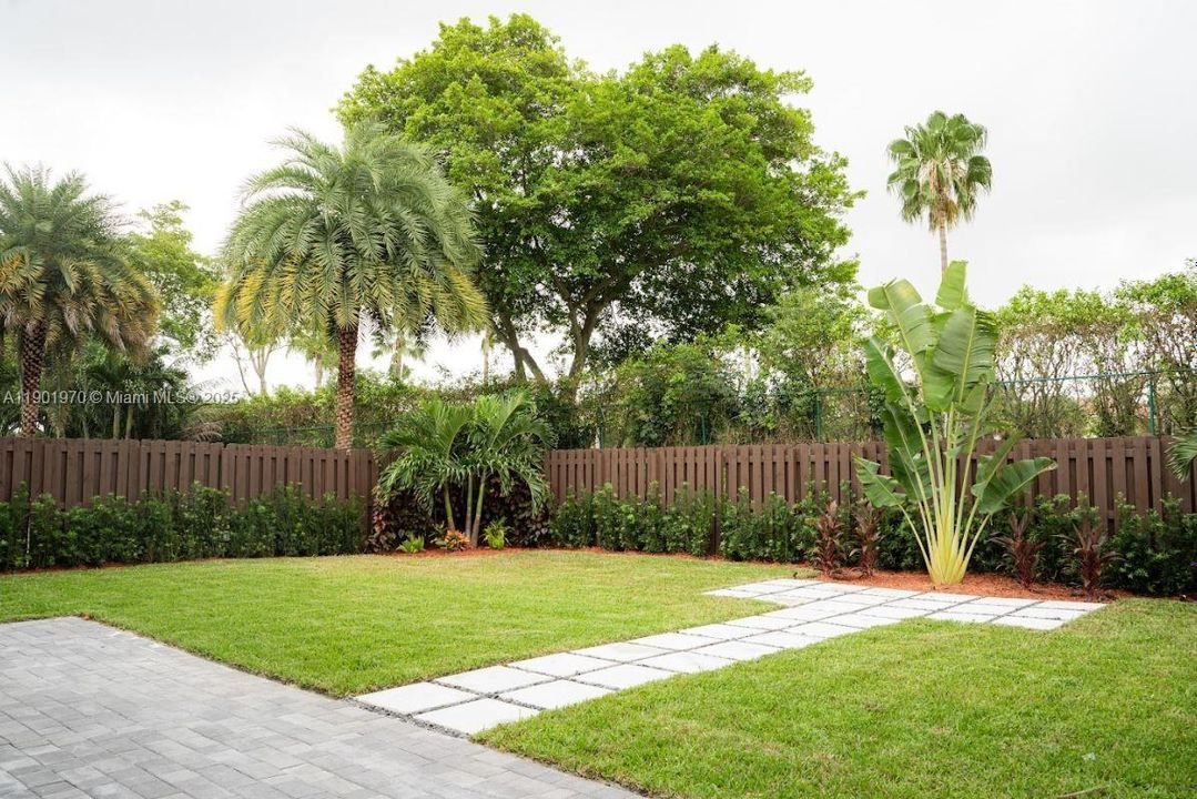 Recently Rented: $7,000 (4 beds, 3 baths, 2401 Square Feet)