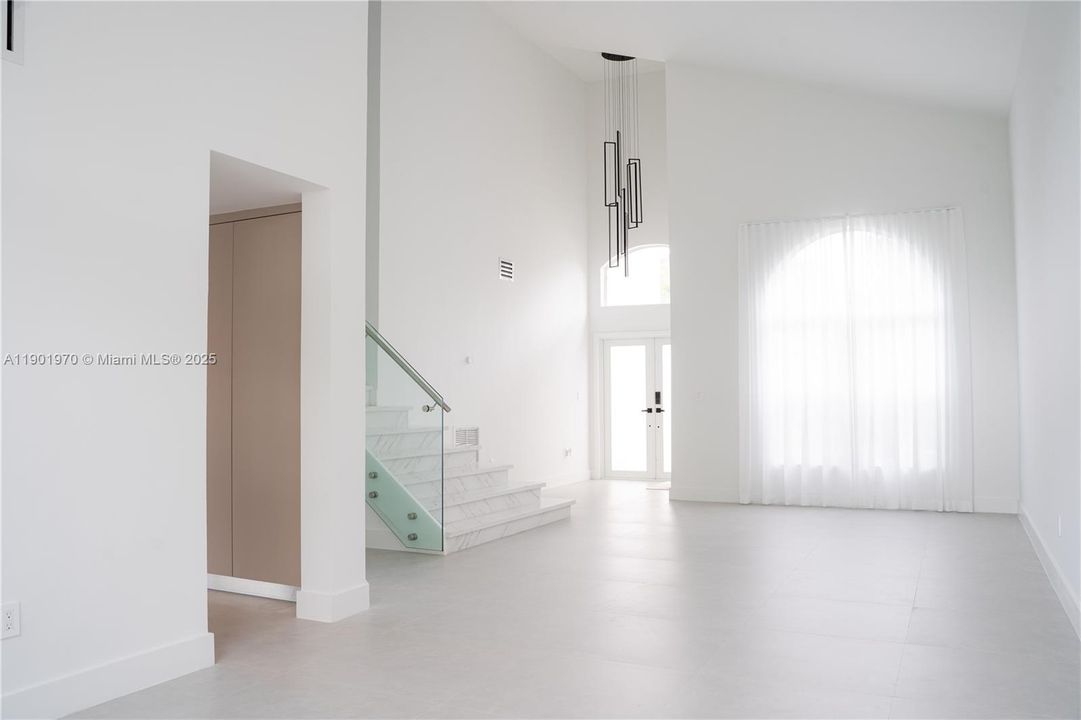 Recently Rented: $7,000 (4 beds, 3 baths, 2401 Square Feet)