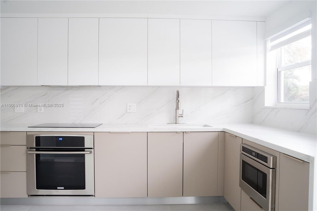 Recently Rented: $7,000 (4 beds, 3 baths, 2401 Square Feet)