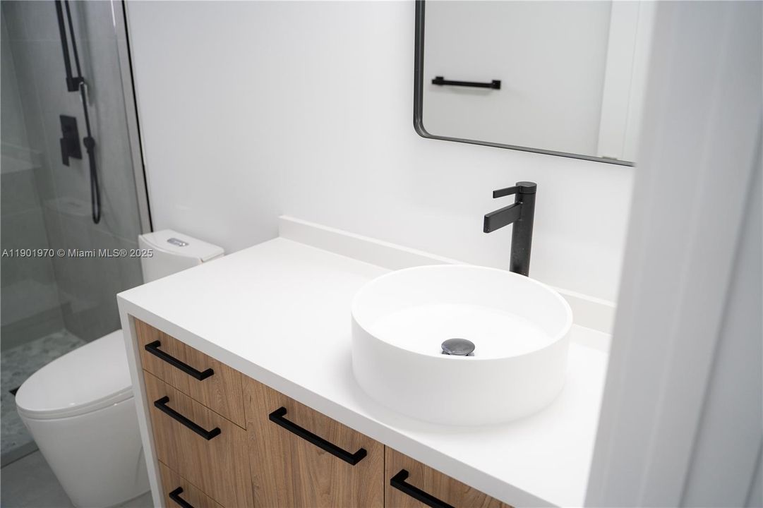 Recently Rented: $7,000 (4 beds, 3 baths, 2401 Square Feet)