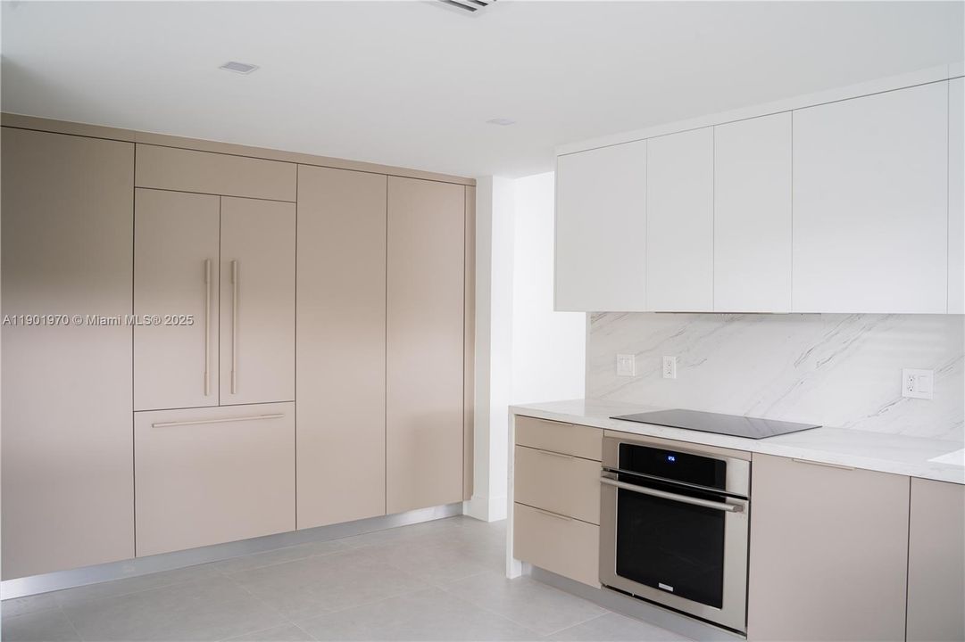 Recently Rented: $7,000 (4 beds, 3 baths, 2401 Square Feet)