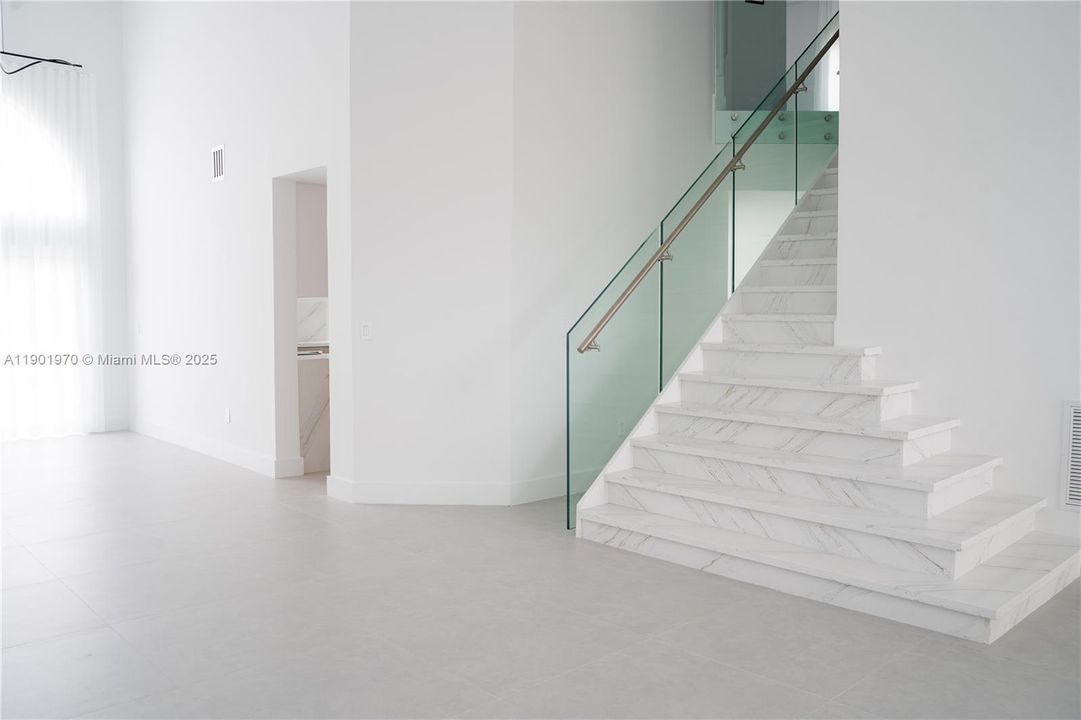 Recently Rented: $7,000 (4 beds, 3 baths, 2401 Square Feet)