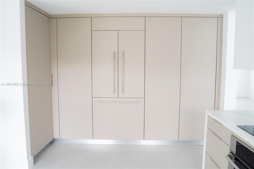 Recently Rented: $7,000 (4 beds, 3 baths, 2401 Square Feet)