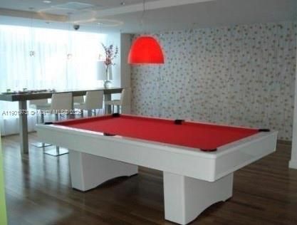 Active With Contract: $2,200 (1 beds, 1 baths, 632 Square Feet)